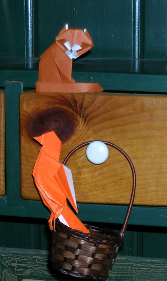 Cat model designed by Gilad Aharoni<br>Robin by John Montroll